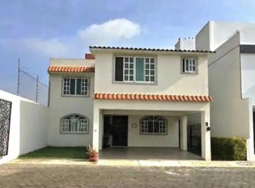 1 · Casa en Venta en Privada en Metepec Salida Rápida a Cdmx