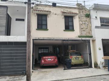Casa · 112m² · 3 Recámaras · 2 Estacionamientos · Bonita Casa en Fuentes de San Miguel, Guadalupe, N. L.
