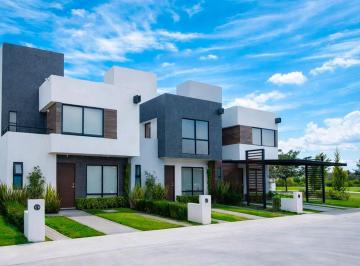 N/A · Casa Residencial en Venta en Ocoyoacac, Edomex | 3 Rec. y Jardín