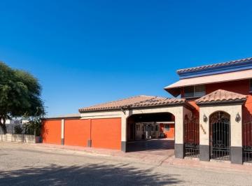 N/A · Casa en Venta con Alberca en Villa Verde