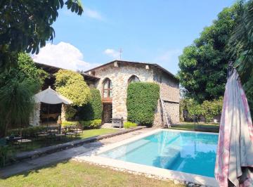 Casa de 4 habitaciones, Cuernavaca · Hermosa Casa Sola con Alberca Buena Zona