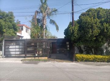 Casa de 3 habitaciones, Monterrey · Casa con Amplio Terreno Para Remodelar
