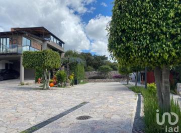 Casa · 270m² · 3 Recámaras · 2 Estacionamientos · Casa en Venta Camprestre Haras