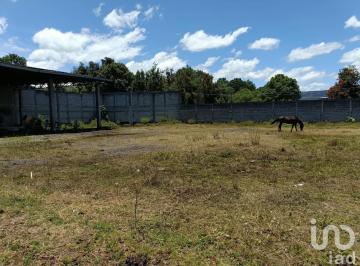 Terreno / Lote · 600m² · 1 Estacionamiento · Venta de Terreno con Bodega en Esquina Huauchinango
