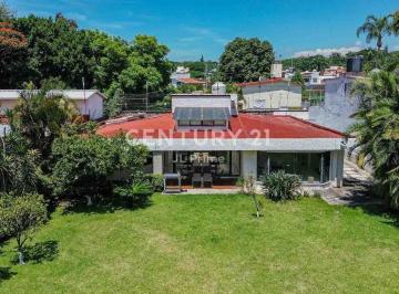 Casa de 3 habitaciones, Cuernavaca · Casa de un Nivel con Jardín y Alberca en Extensión Delicias