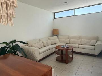 Casa · 200m² · 3 Recámaras · 2 Estacionamientos · Casa en Renta, Amueblada en Atzingo