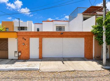 Casa de 4 habitaciones, Querétaro · Venta de Casa en Santiago de Queretaro de La Colonia Carretas