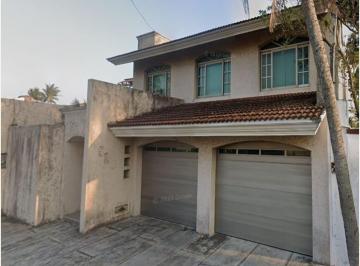 Casa de 5 habitaciones, Coatzacoalcos · Casa de 550 m² con 5 Recámaras en Venta en Coatzacoalcos