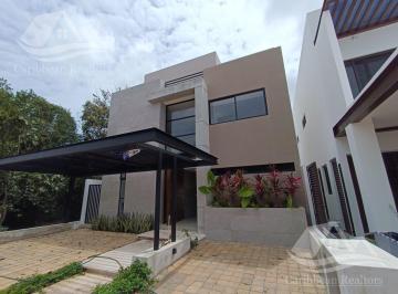 Casa · 352m² · 4 Recámaras · Casa en Venta en Via Cumbres