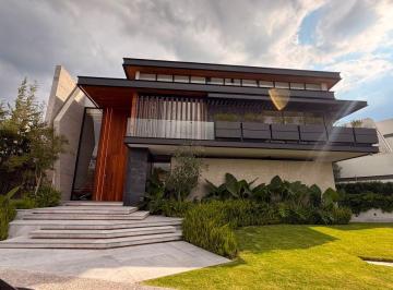 Casa en Venta de 5 habitaciones El Campanario · Casa en Venta a Estrenar con Alberca en El Campanario