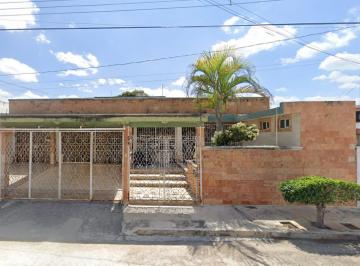 Casa de 4 habitaciones, Mérida · Casa en Venta en Calle 13, Mérida.