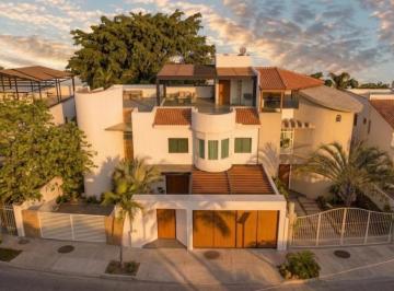 Casa de 5 habitaciones, Puerto Vallarta · Venta de Casa en Fraccionamiento Marina Vallarta en Puerto Vallarta