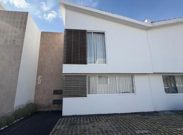 Casa de 3 habitaciones, Querétaro · Casa en Renta Amueblada con Excelente Ubicación