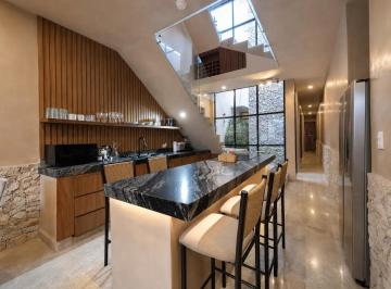 1 · Casa en Venta Amueblada a Una Esquina del Parque de La Plancha Merida Centro