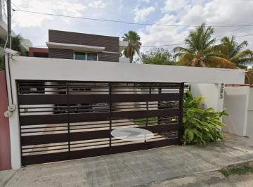 Casa de 5 habitaciones, Mérida · Casa en Calle 40, Mérida.