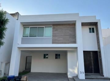 Casa de 3 habitaciones, San Andrés Cholula · Bella Casa Amueblada en Lomas de Angelópolis 2, Parque Puebla Blanca, Cluster con Alberca, Gym, Sal