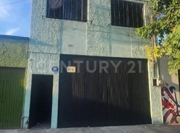 Oficina · 230m² · 5 Recámaras · 1 Estacionamiento · Oficina en Renta en Agustin Yañez/ Insurgentes, Guadalajara, Jal.
