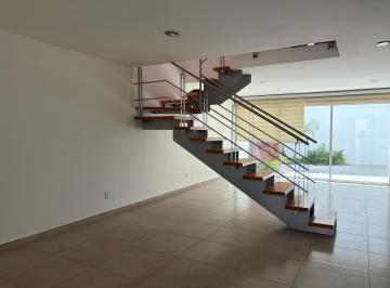 Casa · 198m² · 3 Recámaras · 2 Estacionamientos · Renta de Casa en Lomas de Angelopolis II