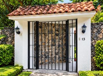 Inmueble productivo urbano , Cuernavaca · Inmueble con 771 m², Jardín y Elevador en San Cristóbal
