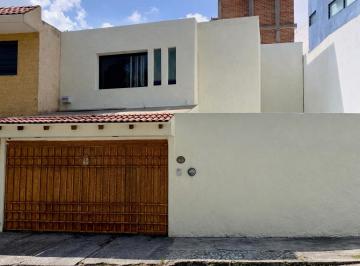 Casa de 3 habitaciones, Puebla · Venta de Casa Sola Camino Real La Hacienda a Unas Calle de Cu Buap