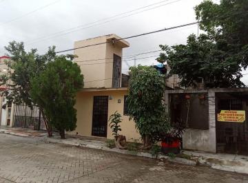 Casa · 100m² · 2 Recámaras · Casa en Renta 2 Recámaras en Cancún por Av Nichupte y 135