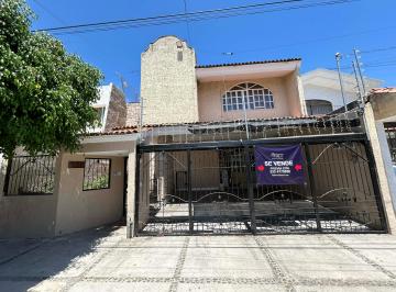 Casa de 5 habitaciones, Zapopan · Oportunidad de Casa en Venta
