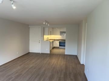 Sala / Comedor · Departamento Totalmente Remodelado en Renta – Lomas de Bezares