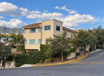 Casa de 4 habitaciones, Monterrey · Casa en Venta en Monterrey Carretera Nacional Bosques de Valle Alto