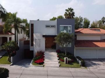 Casa de 3 habitaciones, Zapopan · Casa en Venta, Puerta de Hierro, Zapopan.