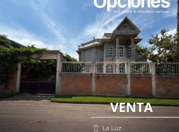 Casa de 4 habitaciones, Salamanca · Casa en Venta en Col. La Luz
