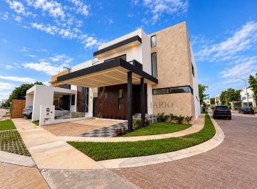 Casa en condominio de 4 habitaciones, Benito Juárez · Casa en Venta en | 4 Recámaras, Recámara en Planta Baja, Alberca y Lote en Esquina