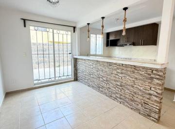Casa · 64m² · 2 Recámaras · 1 Estacionamiento · Casa en Renta en Real Solare