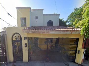 Casa de 4 habitaciones, Hermosillo · Casa de 300 m² con 4 Recámaras en Venta en Valle Escondido