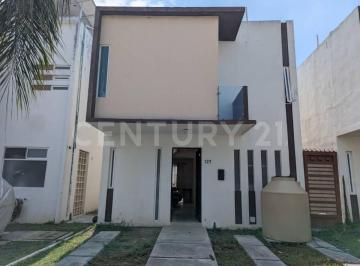 Casa · 140m² · 3 Recámaras · 2 Estacionamientos · Casa en Renta en Crystal Lagoons, Apodaca, Nuevo Leon