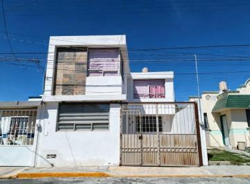 Casa de 5 habitaciones, Pachuca · Casa en Venta en Bosques del Peñar Pachuca