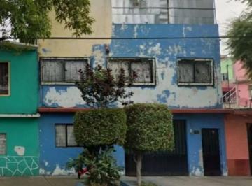 1 · Casa de 162 m² de Terreno con 3 Recámaras en Remate en Agrícola Oriental Vc