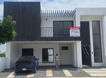 Casa de 4 habitaciones, León · Casa Nueva en Venta Residencial San Lorenzo, El Mayorazgo, Frente Al Area Verde