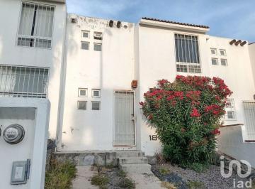 Casa · 90m² · 3 Recámaras · 1 Estacionamiento · Renta Casa Misión Mariana Corregidora