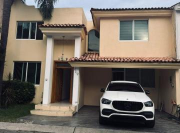 Casa de 3 habitaciones, Zapopan · Casa Renta en Virreyes Residencial