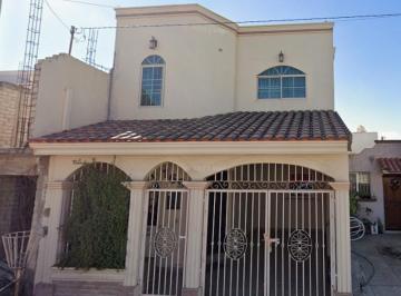 Casa de 3 habitaciones, Angostura · Venta de Casa en Colonia Flamingos Guasave Sinaloa