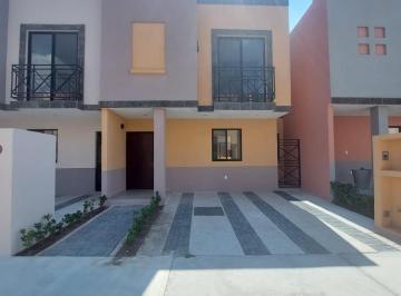 Casa · 90m² · 3 Recámaras · 2 Estacionamientos · Casa en Venta 3 Recámaras Cerca de Campo de Golf en Zirándaro, San Miguel de Allende