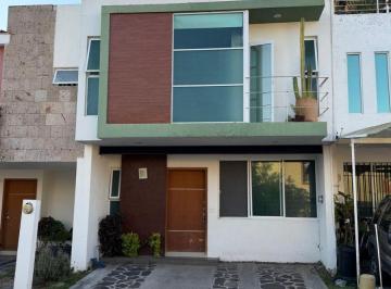 Casa en condominio de 3 habitaciones, Zapopan · Casa en Coto Privado Muy Tranquilo