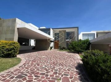Casa · 3 Recámaras · 3 Estacionamientos · Casa en Gran Jardín