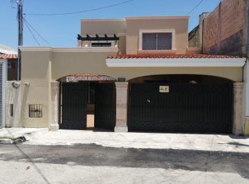 Casa · 220m² · 3 Recámaras · 2 Estacionamientos · Hermosa Casa Amueblada en Renta Merida, Fco de Montejo (Grc - 1082)