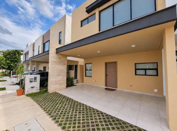 a85c92bb051a5a2aa7f4bbe343a931b2d169f9637362fb5d065a31878034e73b · Casa en Venta en Arbolada Cancún · 3 Recámaras · Av Huayacán