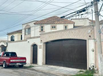 Casa de 4 habitaciones, Saltillo · Casa de 4 Recamaras