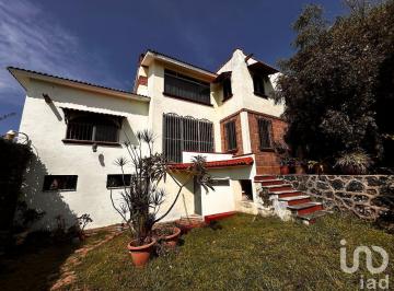 Casa · 350m² · 2 Recámaras · 2 Estacionamientos · Casa en Venta en Ahuatepec, Cuernavaca