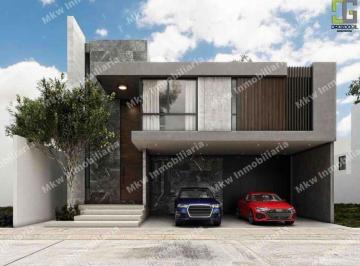 Casa · 4 Recámaras · Casa en Venta en La Loma