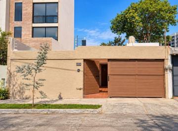 Casa · 306m² · 4 Recámaras · 2 Estacionamientos · Casa en Providencia en Venta