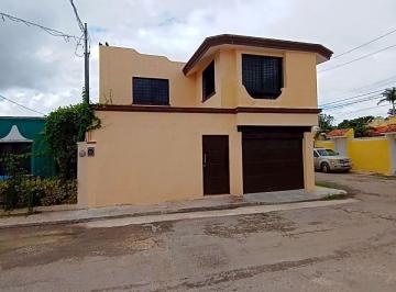 Casa · 160m² · 4 Recámaras · 1 Estacionamiento · Casa Amueblada en Renta en Campeche